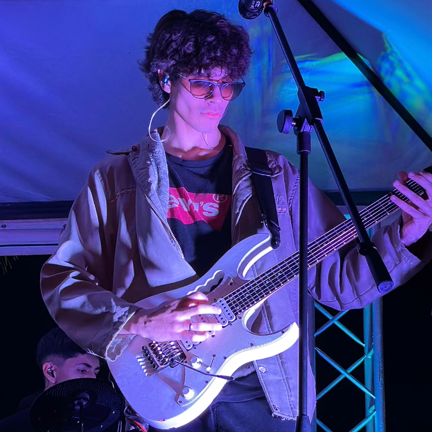 Lucas Montanaro tocando en vivo